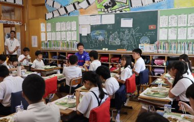 【ホストエリア活動】袋井北小学校にて給食交流を実施いたしました